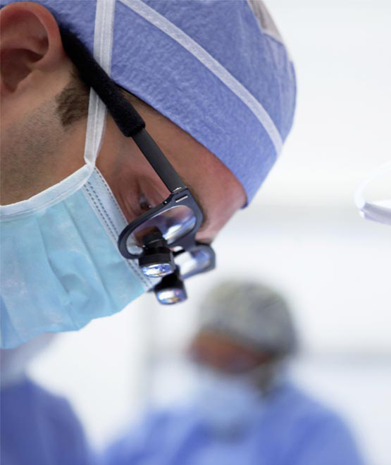 kirurgi, jolla on maski