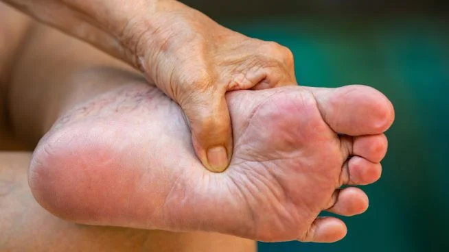 Diabetisches Fußsyndrom (DFS): Warnzeichen früh zu erkennen, ist entscheidend.